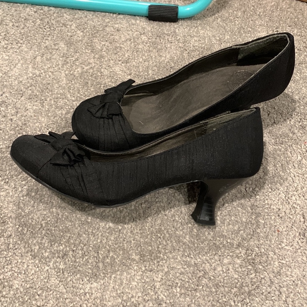 Gently used black kitten heels